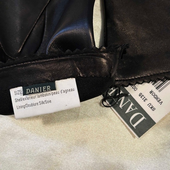 LAMB SKIN GLOVES, BLACK, SIZE M, 100% SILK LINING, WITH ZIG-ZAG ACCENTS, DANIER - Picture 3 of 3